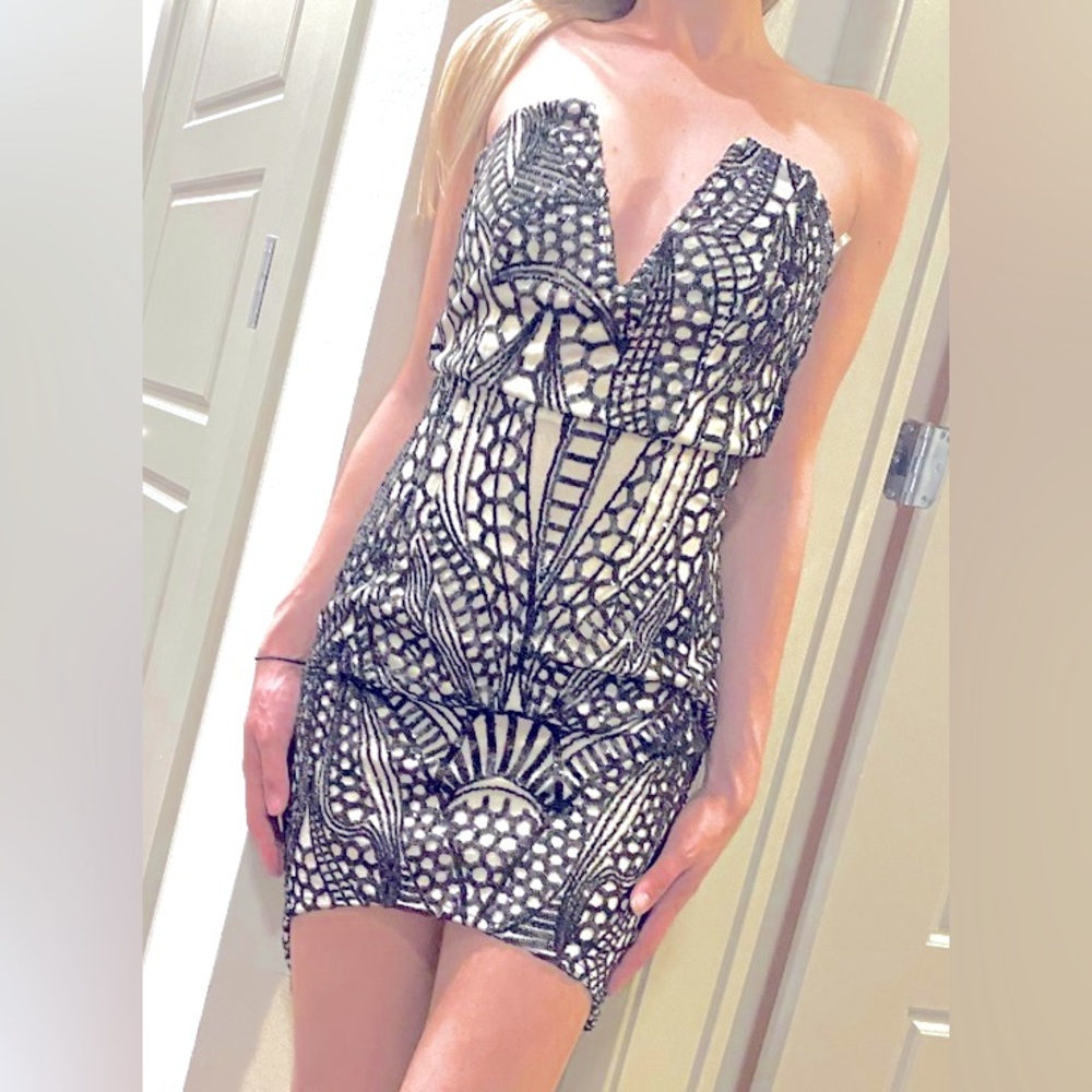 Sleeveless Black & White Dress